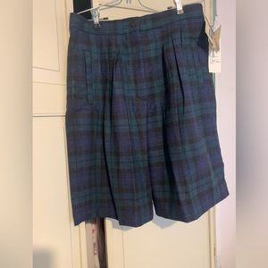Woolrich pleated shorts. Size 14. New